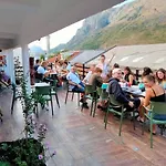 Backpackers Хостел *