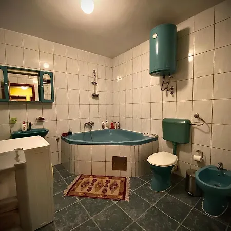 Backpackers * Mostar